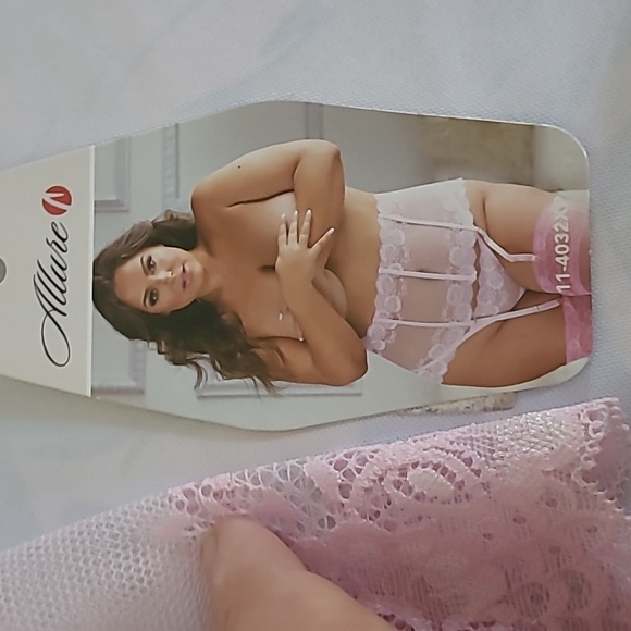 Lingerie - Picture 5 of 7